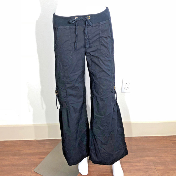 black wide leg cargo trousers